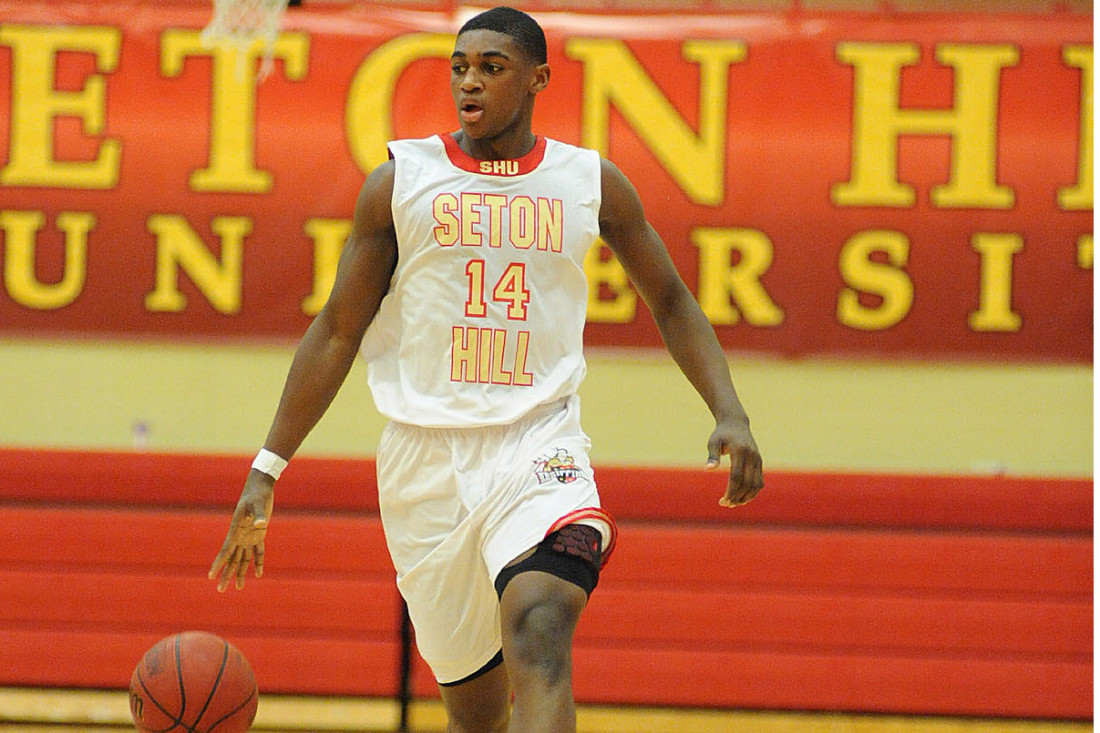 Mens Basketball Griffins in Salivate Gym