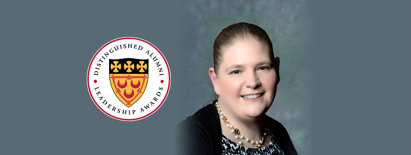 Christine L. Vucinich ‘98 Receives Distinguished Alumni Award for Service 