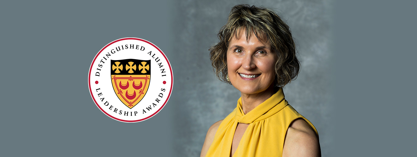 Educational Counselor Paula Sue McCommons '88 Receives Distinguished Alumni Award