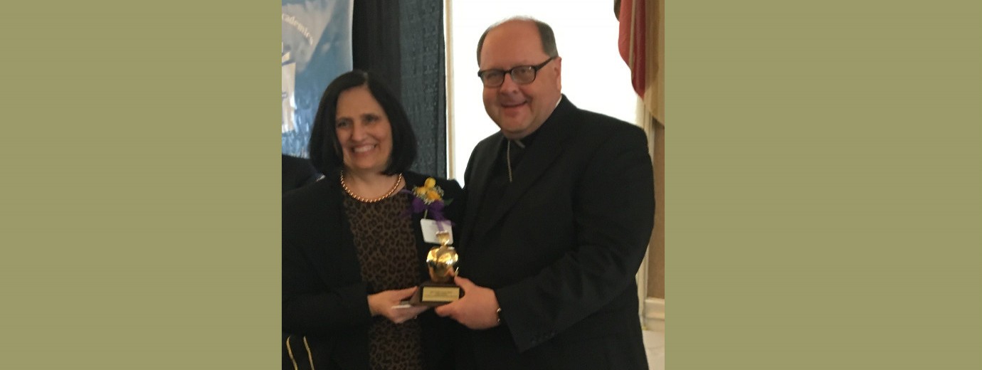 Seton Hill alumna Joette Salandro ’77 Receives Golden Apple Award for Teaching Excellence